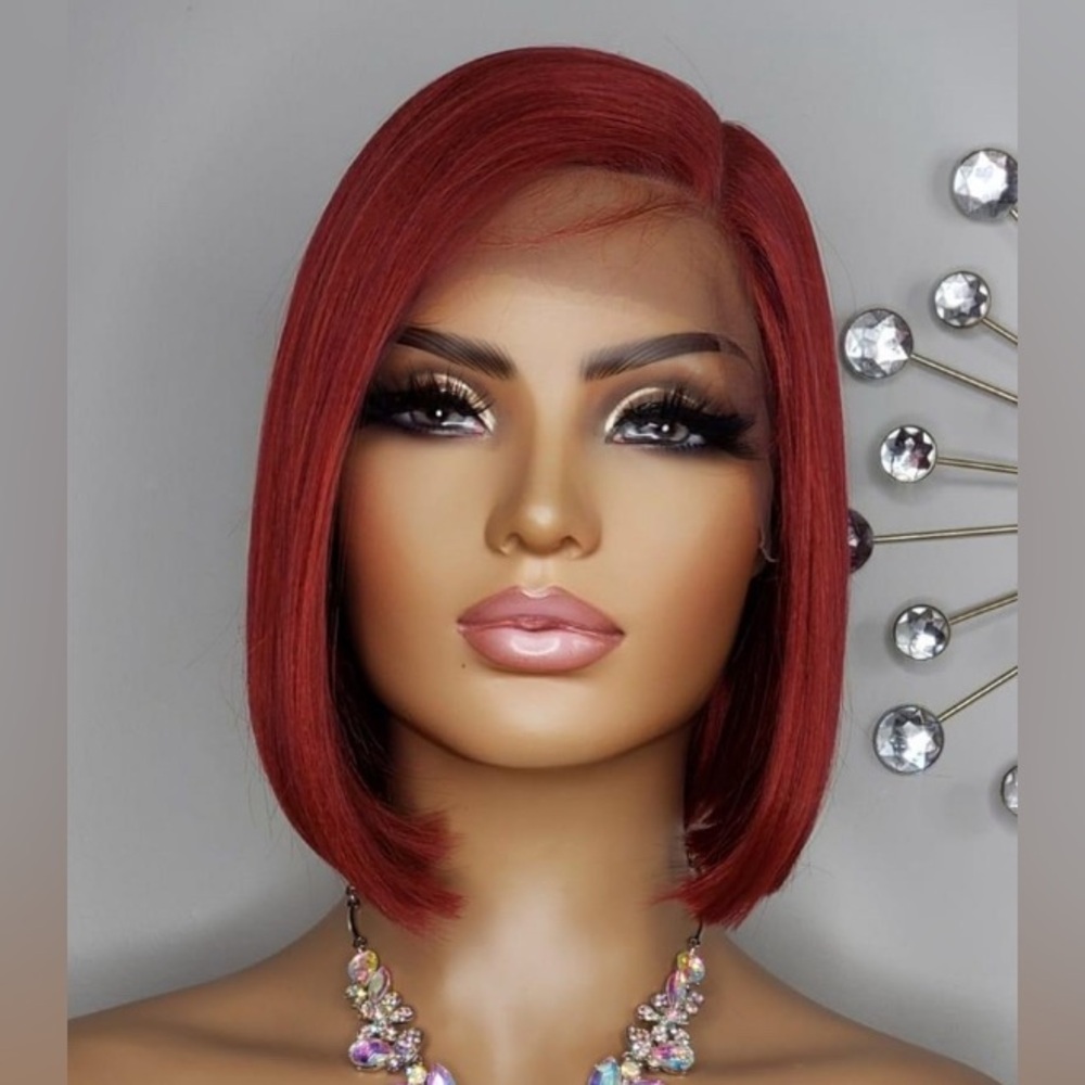 Nataly Asymmetrical short Bob